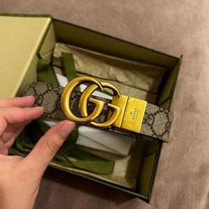 Women’s Gucci Reversible Belt